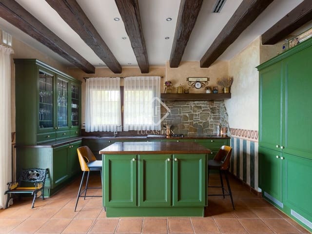 4 quarto Moradia para venda em Sant Pol de Mar com piscina garagem - 1 800 000 € (Ref: 9195189)