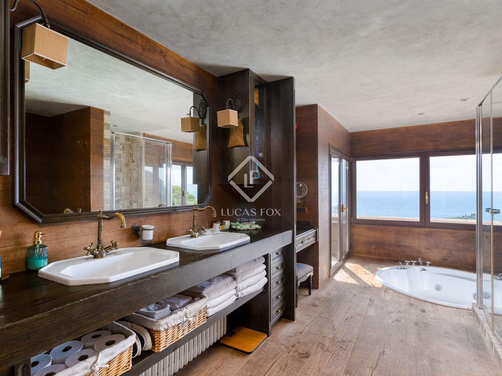 4 soveværelse Villa til salg i Sant Pol de Mar med swimmingpool garage - € 1.800.000 (Ref: 9195189)