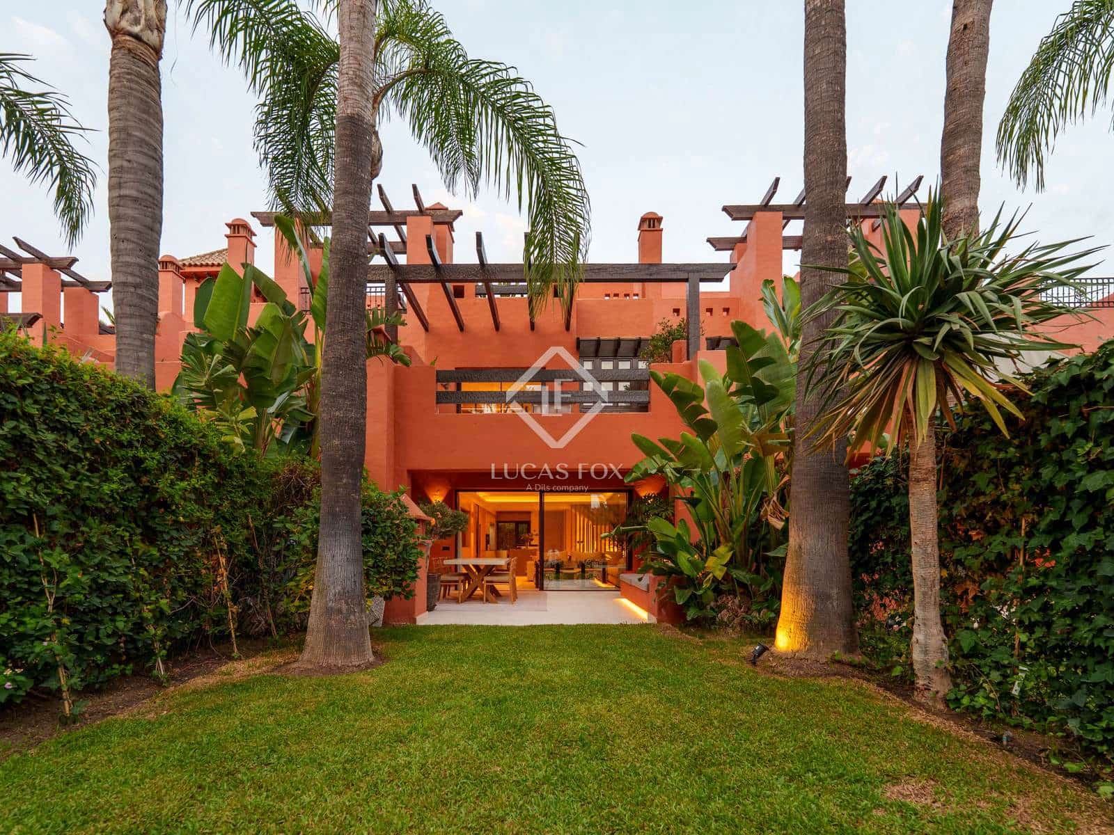 4 slaapkamer Villa te koop in Marbella met zwembad garage - € 2.395.000 (Ref: 9197083)