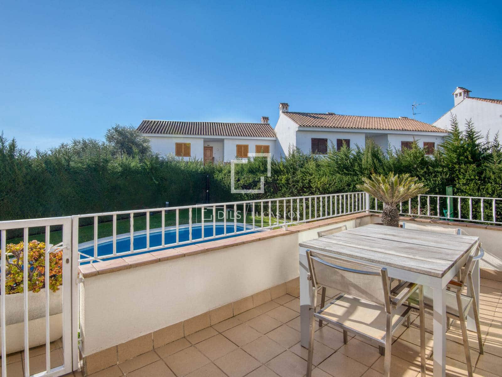 3 soveværelse Villa til salg i S'Agaro med swimmingpool garage - € 580.000 (Ref: 9198157)