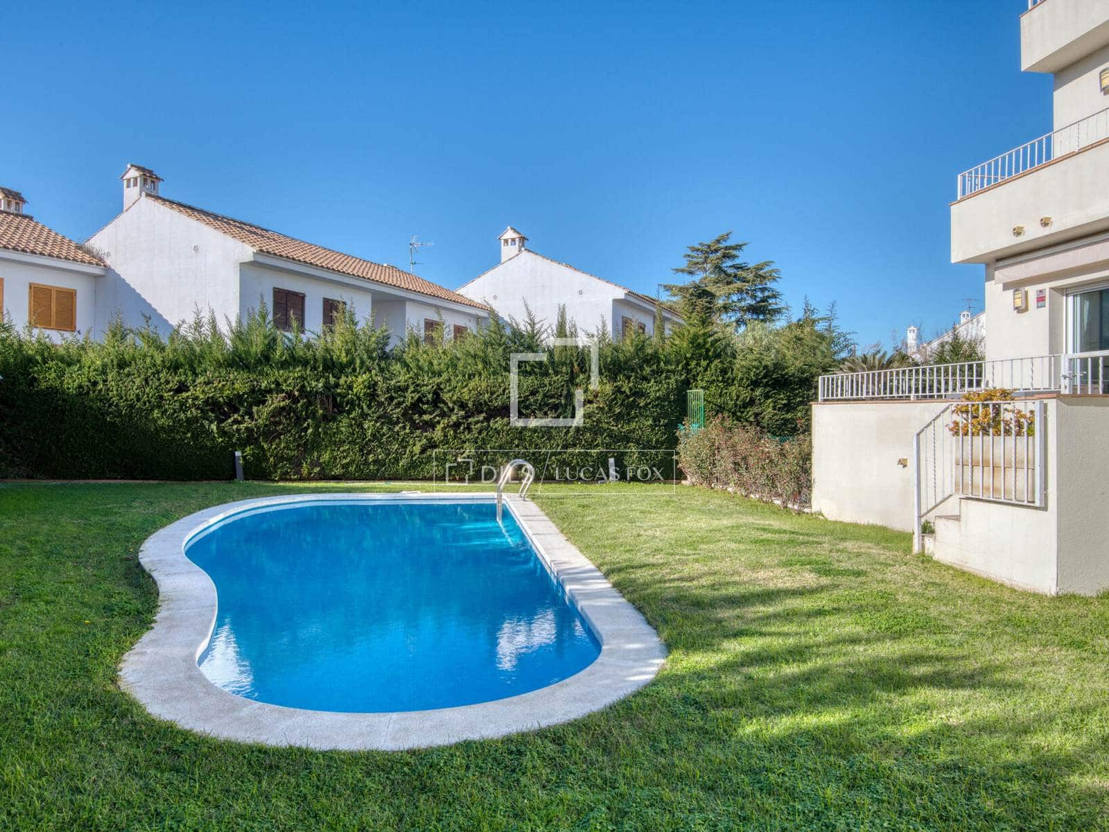 3 soveværelse Villa til salg i S'Agaro med swimmingpool garage - € 580.000 (Ref: 9198157)