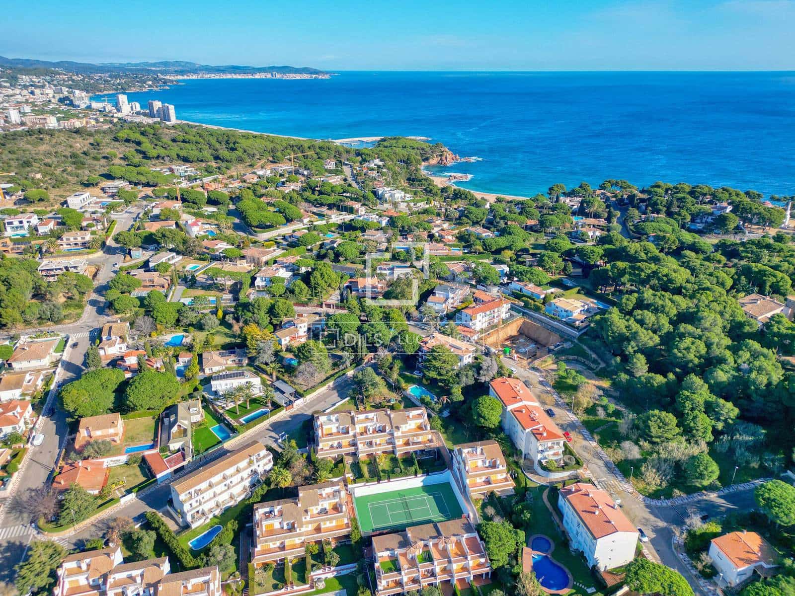 3 soveværelse Villa til salg i S'Agaro med swimmingpool garage - € 580.000 (Ref: 9198157)