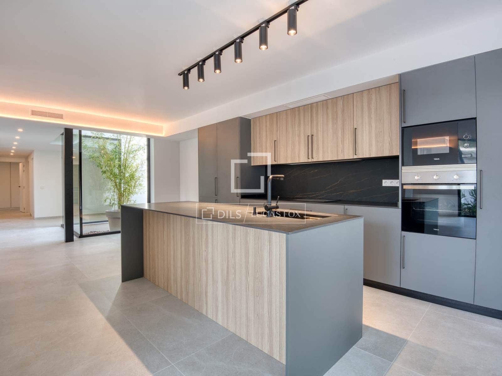 4 slaapkamer Villa te koop in Calonge i Sant Antoni met zwembad garage - € 830.000 (Ref: 9198158)