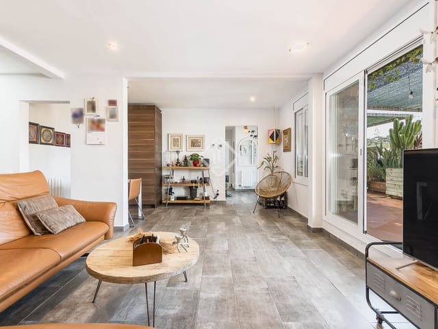 1 bedroom Penthouse for sale in Barcelona city - € 593,000 (Ref: 9199781)