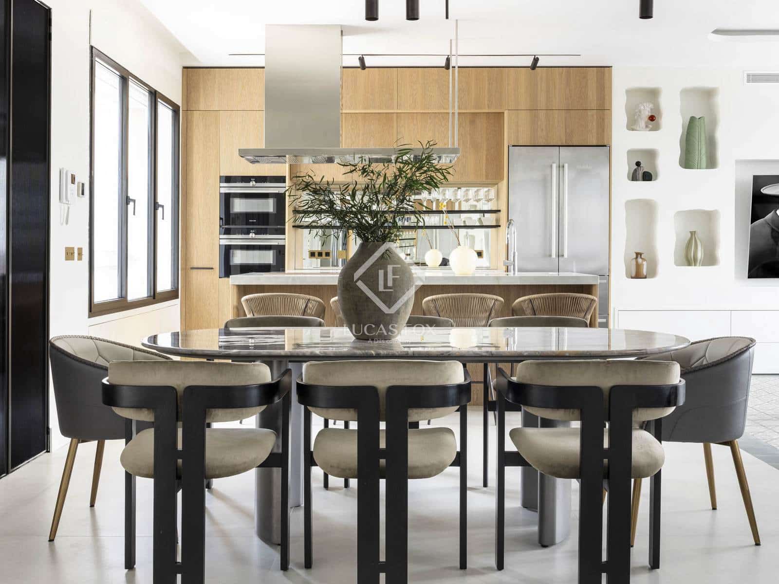 2 soveværelse Penthouse til salg i Madrid by med swimmingpool garage - € 5.900.000 (Ref: 9199923)