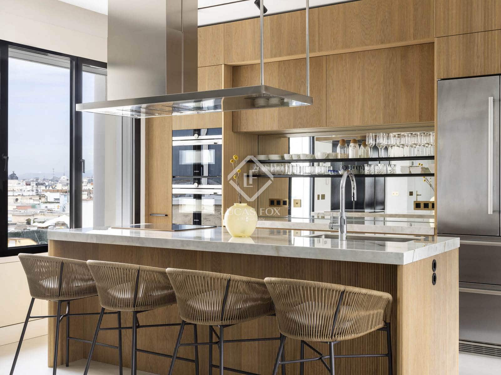 2 soveværelse Penthouse til salg i Madrid by med swimmingpool garage - € 5.900.000 (Ref: 9199923)