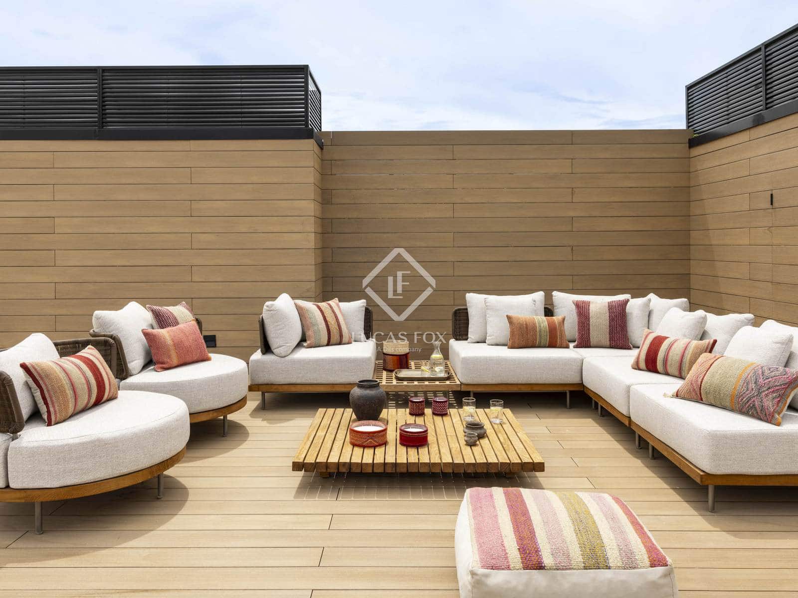 2 soveværelse Penthouse til salg i Madrid by med swimmingpool garage - € 5.900.000 (Ref: 9199923)