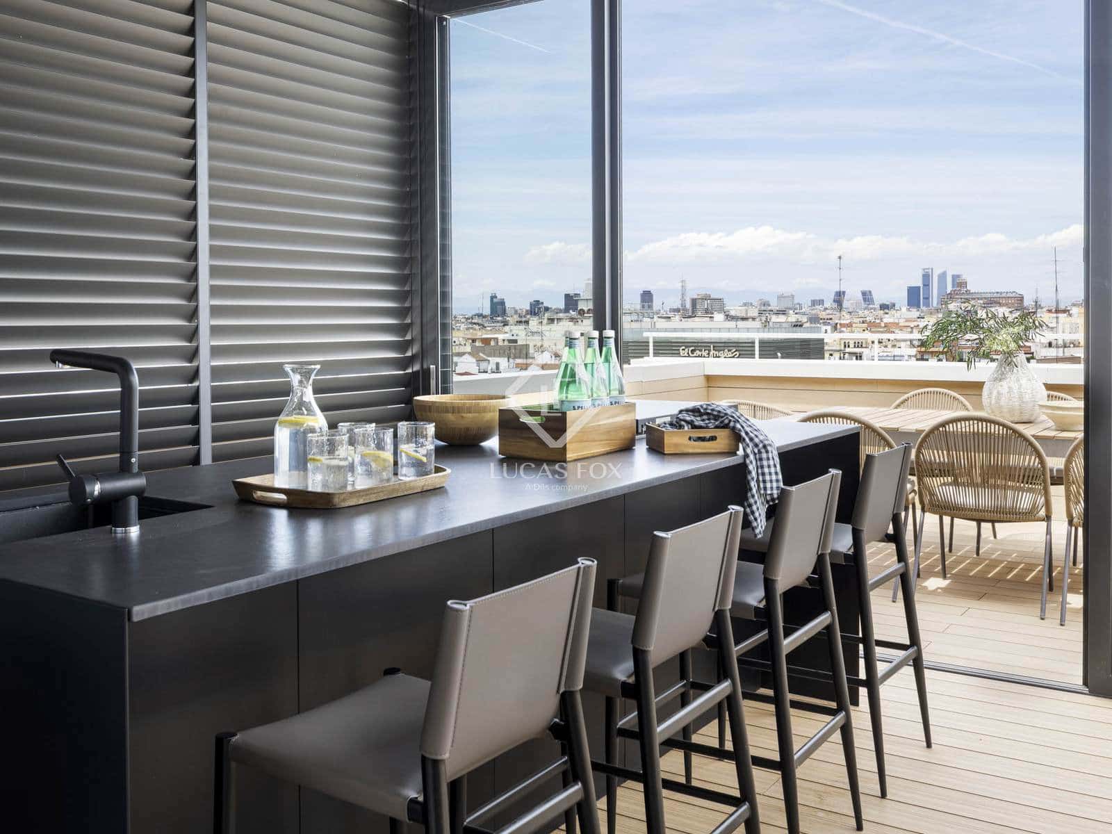 2 soveværelse Penthouse til salg i Madrid by med swimmingpool garage - € 5.900.000 (Ref: 9199923)