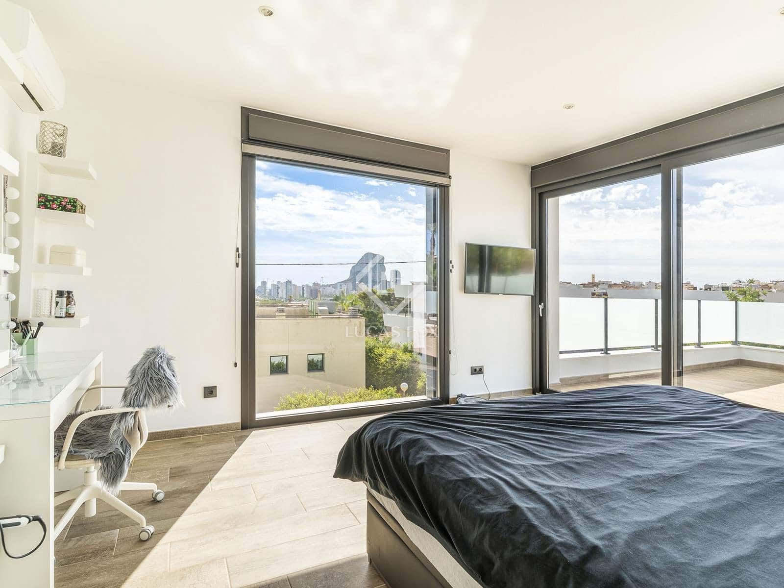 4 slaapkamer Villa te koop in Calpe / Calp met zwembad garage - € 1.300.000 (Ref: 9201957)