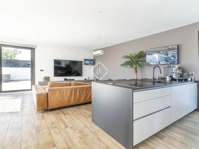 4 makuuhuone Huvila myytävänä paikassa Calpe / Calp mukana uima-altaan 
autotalli - 1 300 000 € (Ref: 9201957)