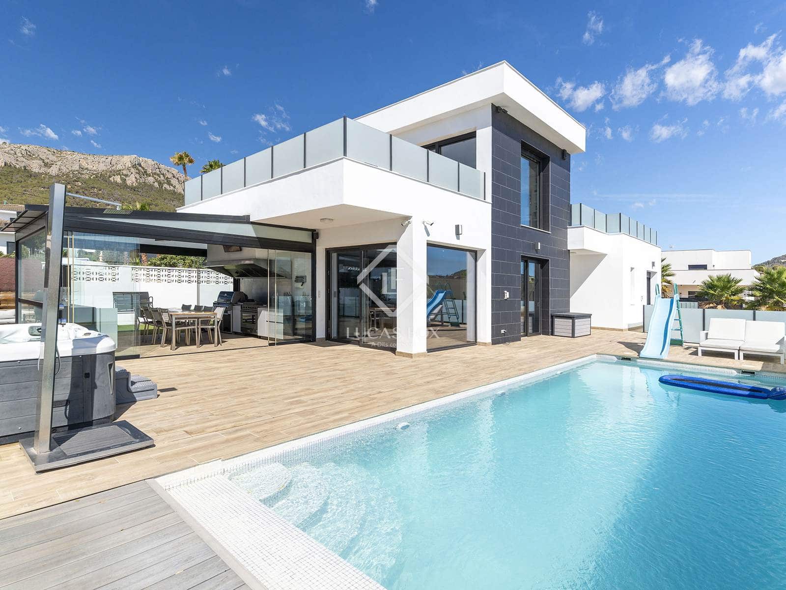 4 slaapkamer Villa te koop in Calpe / Calp met zwembad garage - € 1.300.000 (Ref: 9201957)