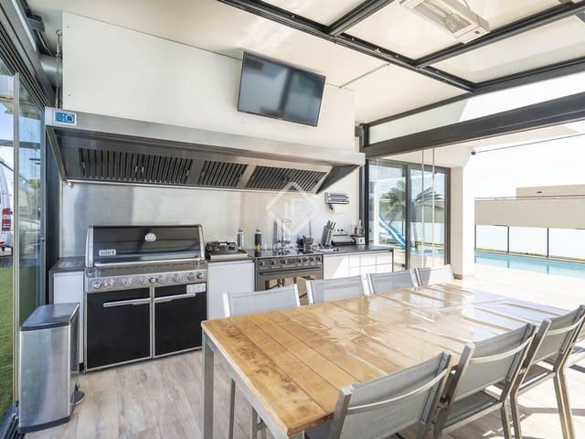 4 makuuhuone Huvila myytävänä paikassa Calpe / Calp mukana uima-altaan 
autotalli - 1 300 000 € (Ref: 9201957)