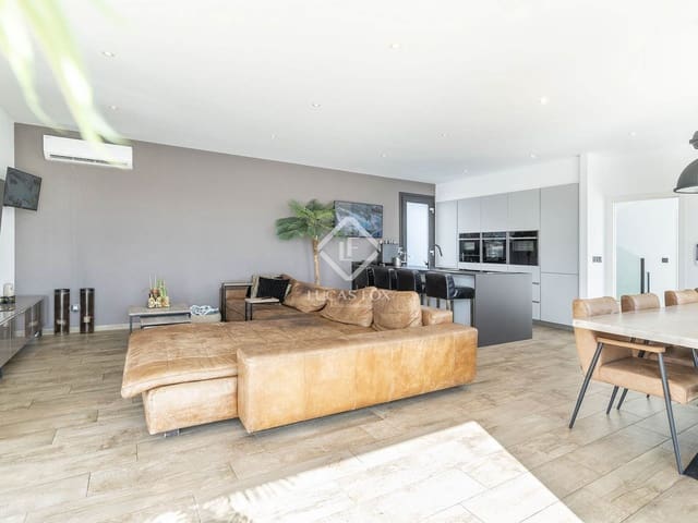 4 makuuhuone Huvila myytävänä paikassa Calpe / Calp mukana uima-altaan 
autotalli - 1 300 000 € (Ref: 9201957)