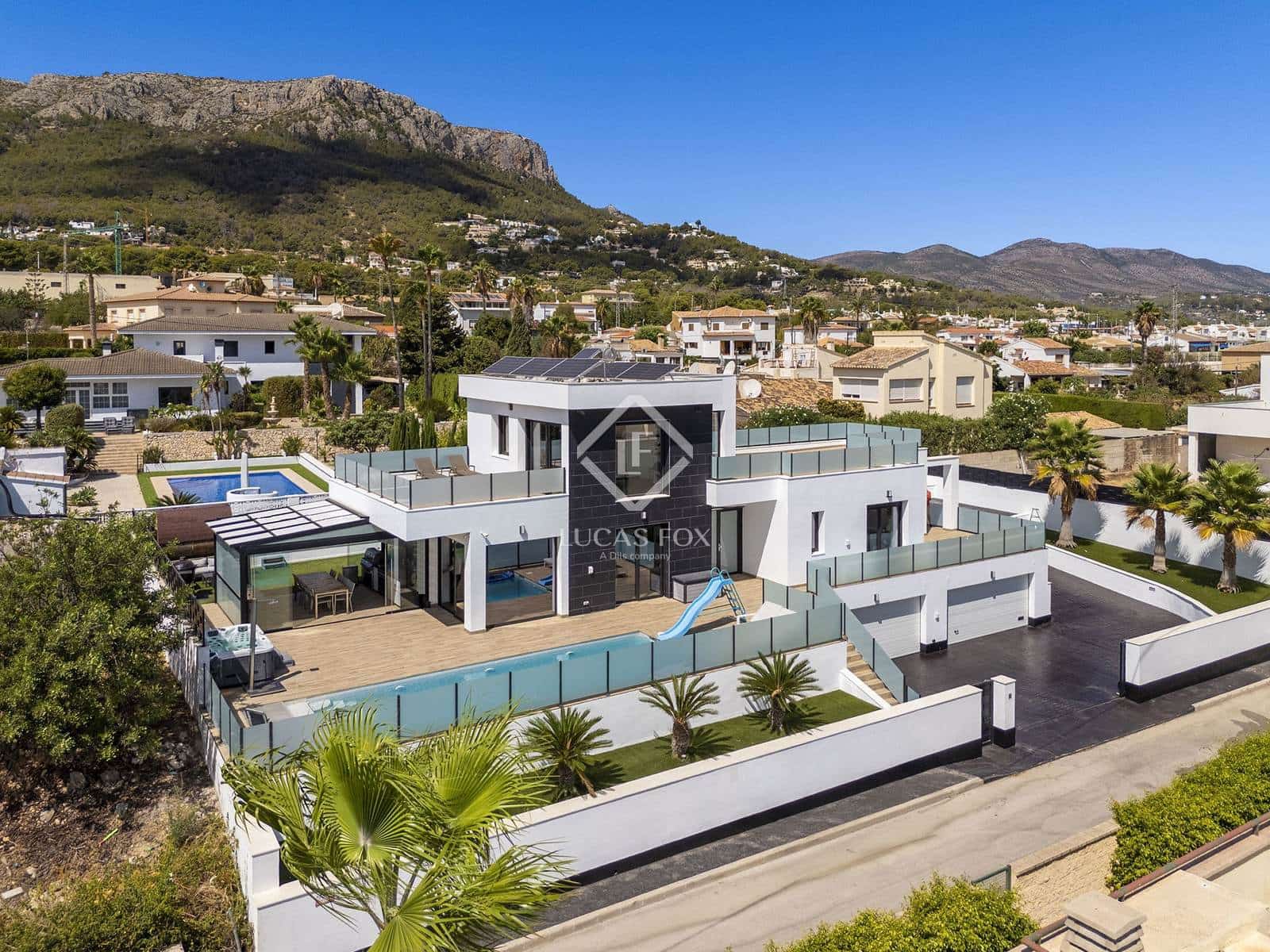 4 slaapkamer Villa te koop in Calpe / Calp met zwembad garage - € 1.300.000 (Ref: 9201957)