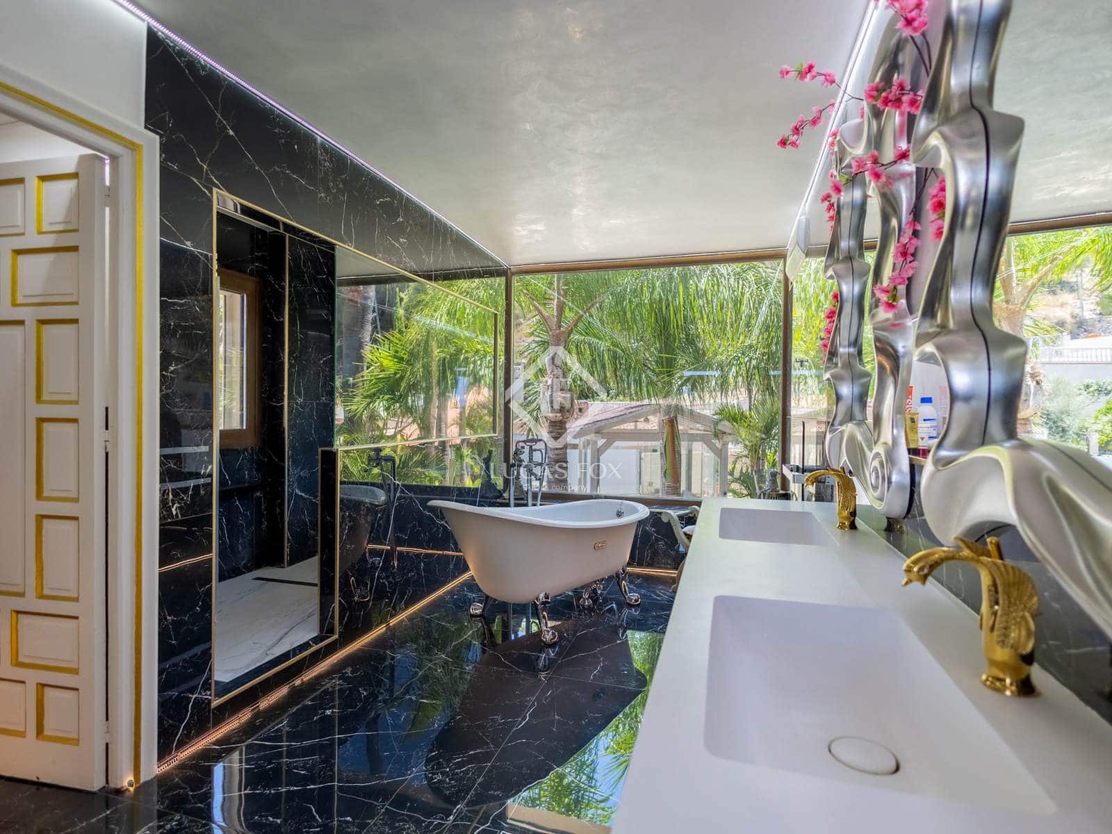 5 sypialnia Willa na sprzedaż w Salobrena z basenem garażem - 2 495 000 € (Ref: 9202881)