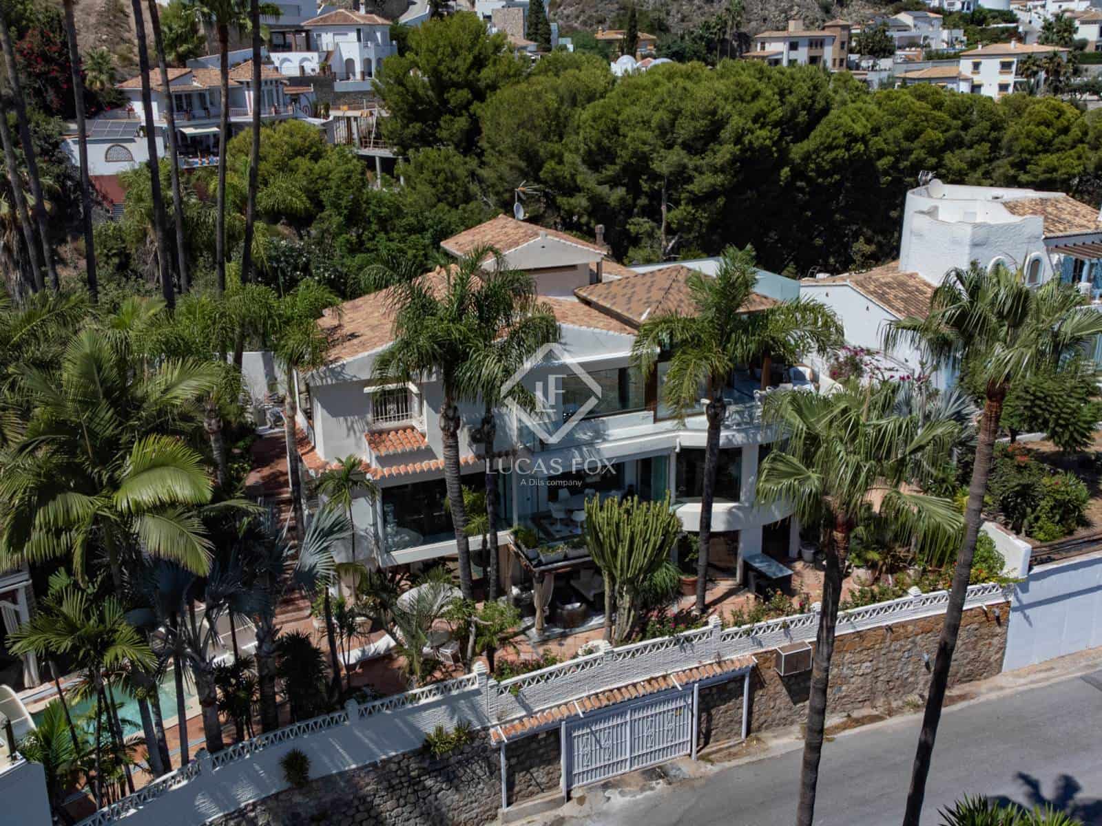 5 sypialnia Willa na sprzedaż w Salobrena z basenem garażem - 2 495 000 € (Ref: 9202881)