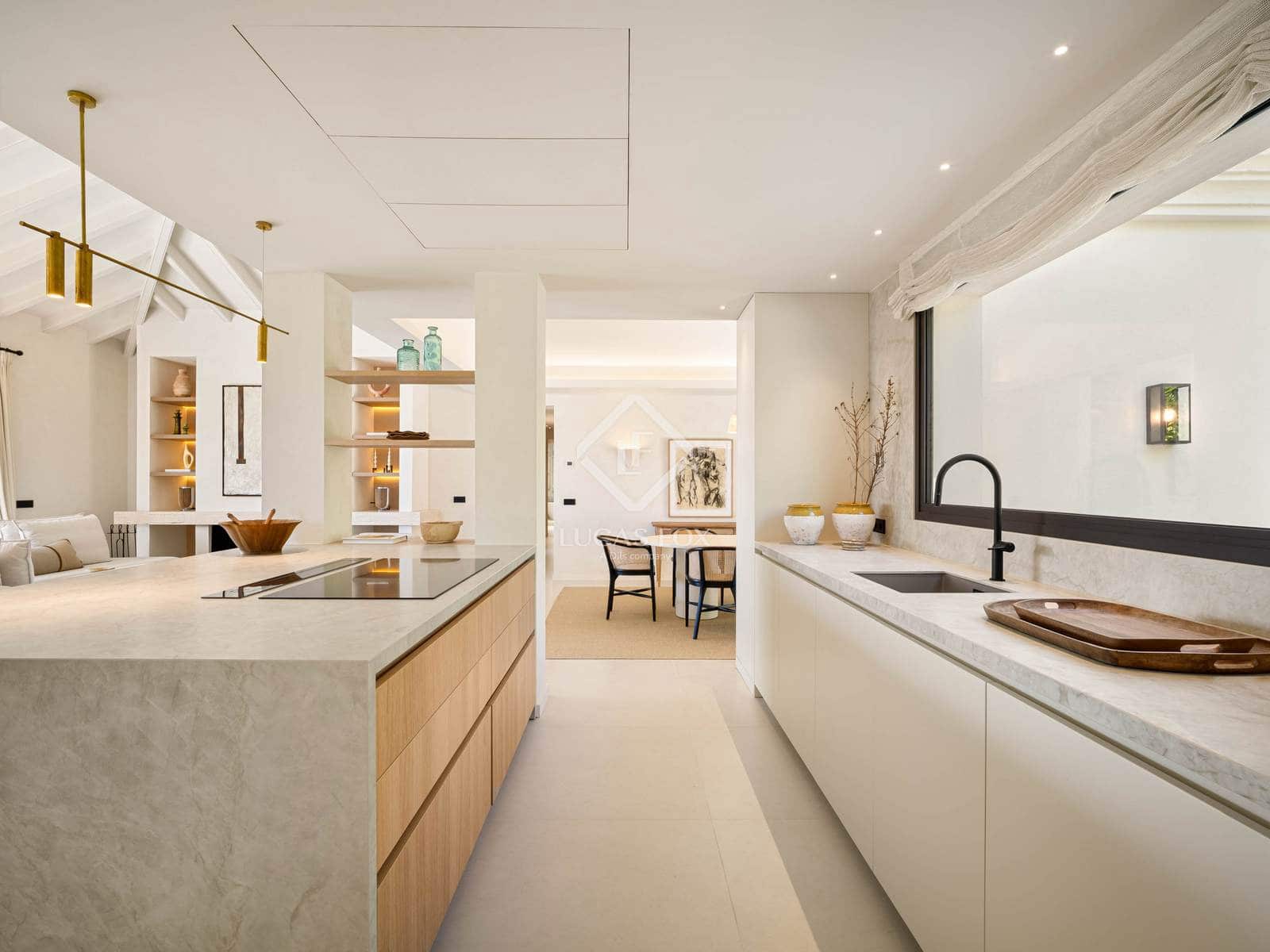 4 slaapkamer Villa te koop in Nueva Andalucia met zwembad garage - € 4.350.000 (Ref: 9203312)