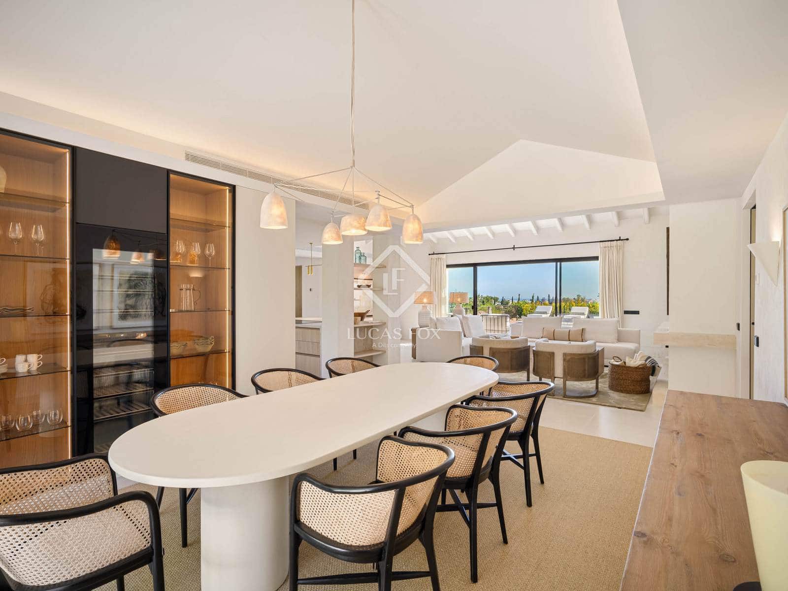 4 slaapkamer Villa te koop in Nueva Andalucia met zwembad garage - € 4.350.000 (Ref: 9203312)