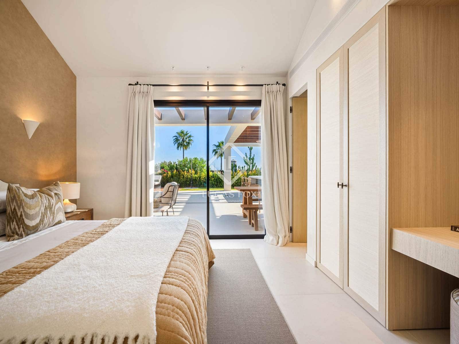 4 slaapkamer Villa te koop in Nueva Andalucia met zwembad garage - € 4.350.000 (Ref: 9203312)