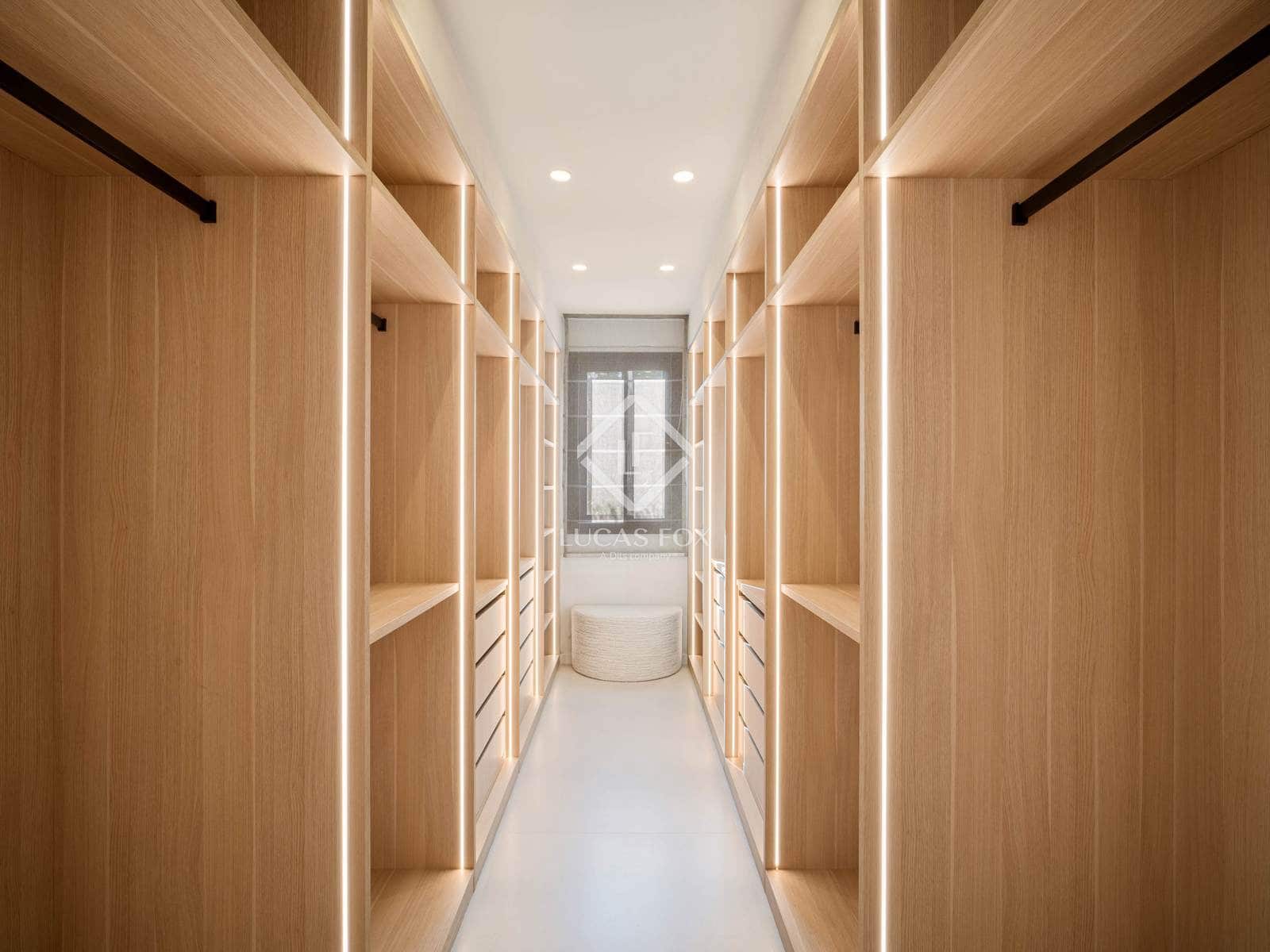 4 slaapkamer Villa te koop in Nueva Andalucia met zwembad garage - € 4.350.000 (Ref: 9203312)