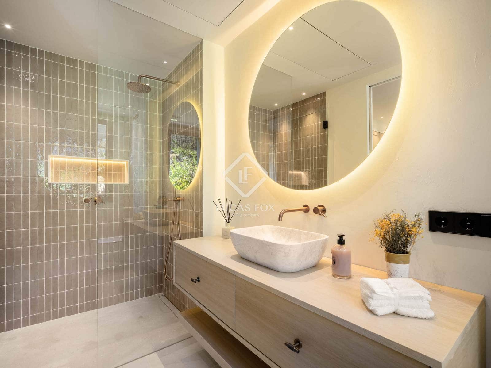 4 slaapkamer Villa te koop in Nueva Andalucia met zwembad garage - € 4.350.000 (Ref: 9203312)