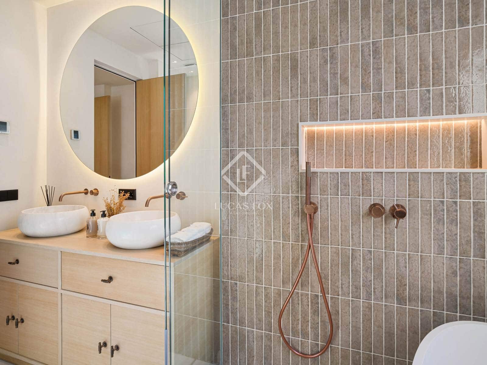 4 slaapkamer Villa te koop in Nueva Andalucia met zwembad garage - € 4.350.000 (Ref: 9203312)