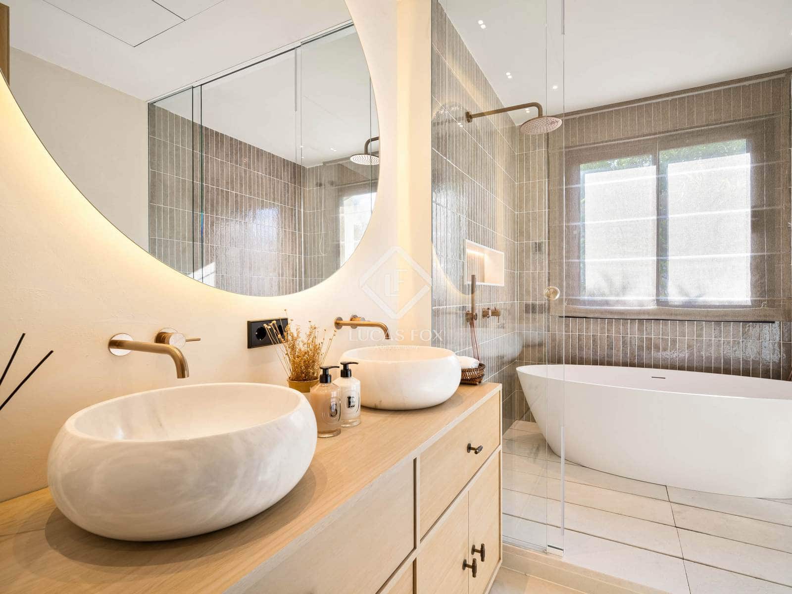 4 slaapkamer Villa te koop in Nueva Andalucia met zwembad garage - € 4.350.000 (Ref: 9203312)