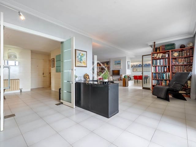 6 bedroom Apartment for sale in Salou with garage - € 880,000 (Ref: 9207489)