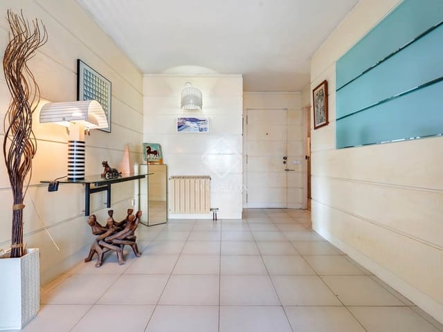 6 bedroom Apartment for sale in Salou with garage - € 880,000 (Ref: 9207489)