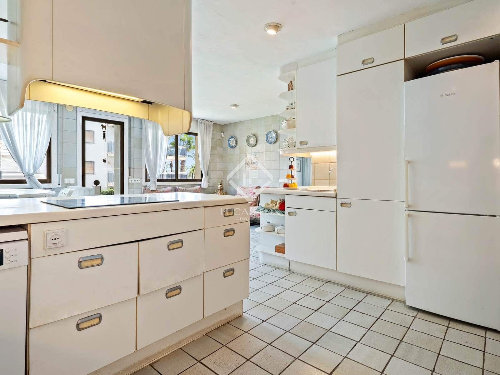 6 soveværelse Lejlighed til salg i Salou med garage - € 880.000 (Ref: 9207489)