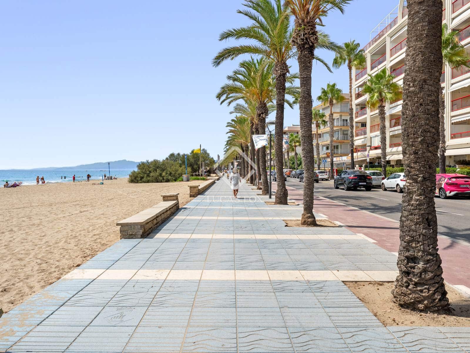 6 soveværelse Lejlighed til salg i Salou med garage - € 880.000 (Ref: 9207489)