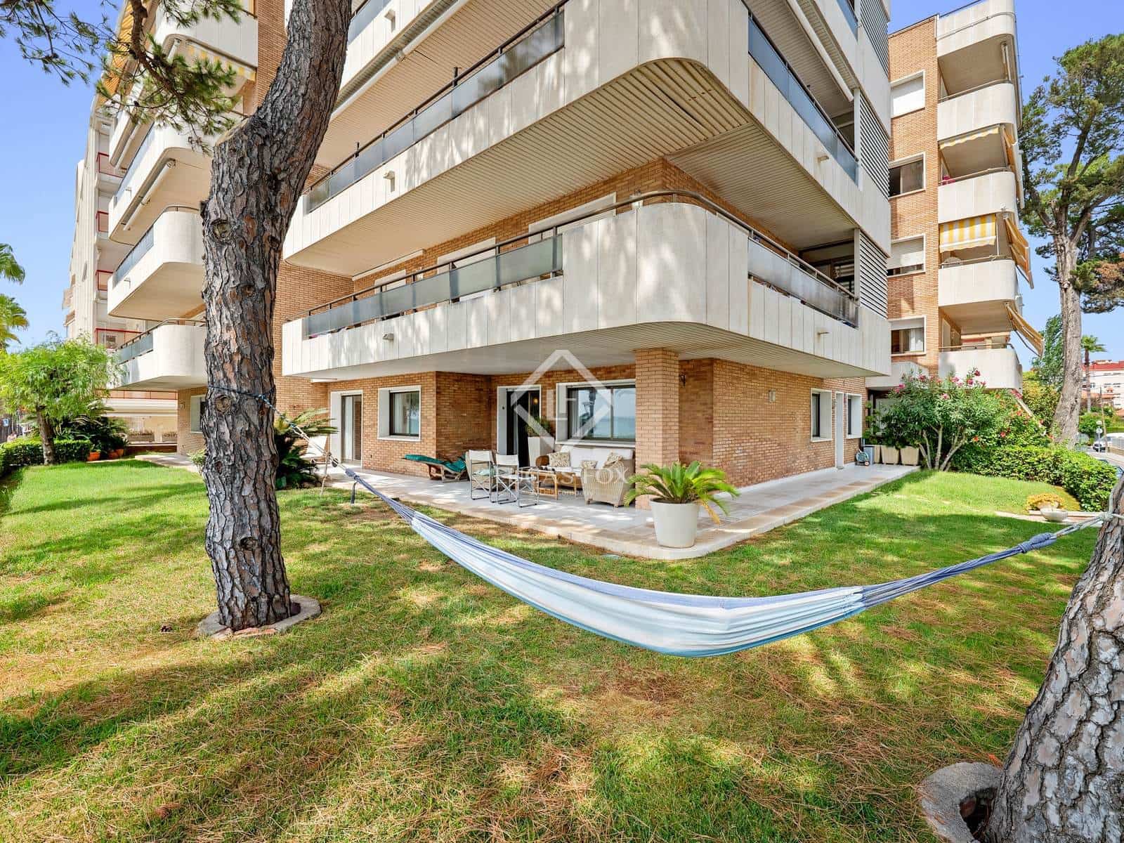 6 soveværelse Lejlighed til salg i Salou med garage - € 880.000 (Ref: 9207489)