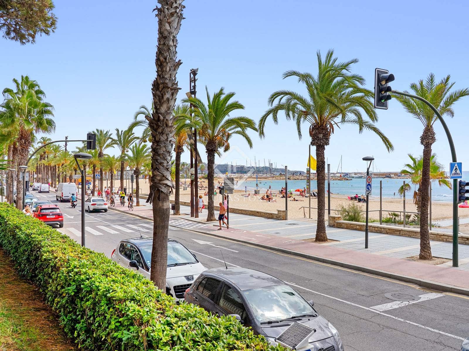 6 soveværelse Lejlighed til salg i Salou med garage - € 880.000 (Ref: 9207489)