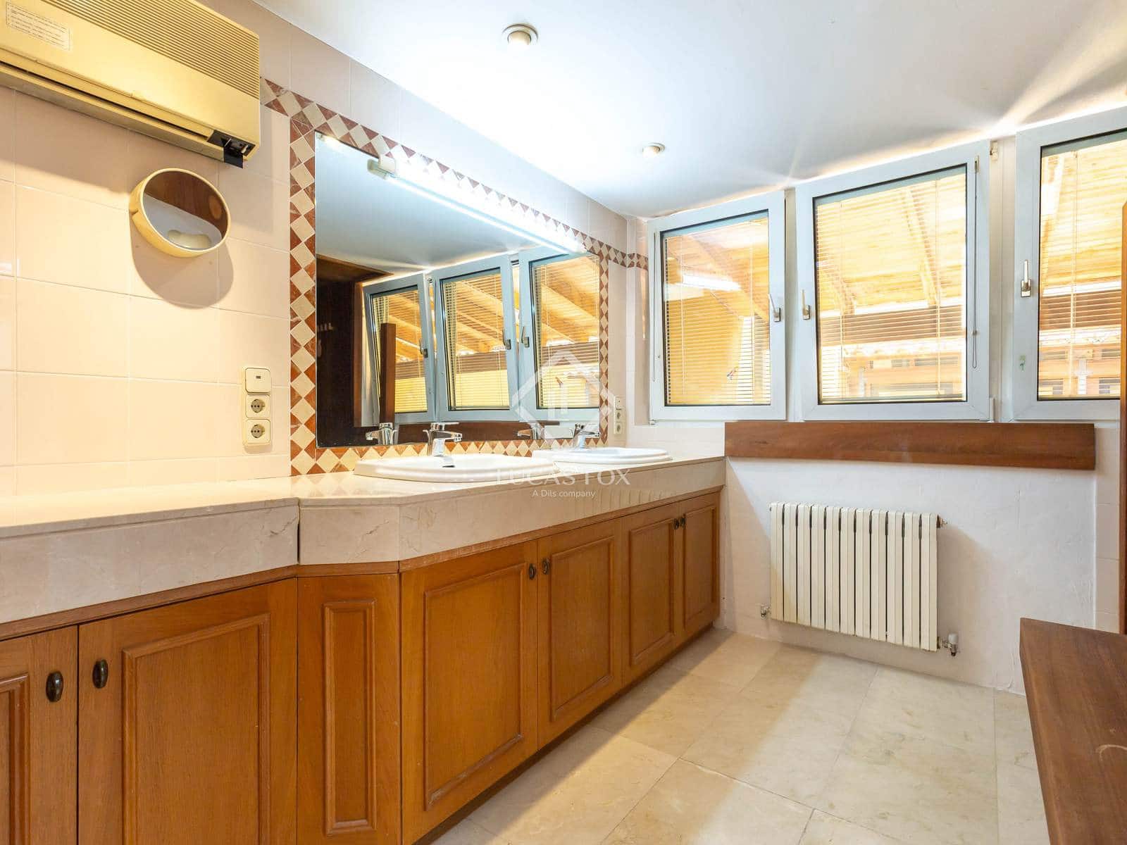 5 soveværelse Villa til salg i Esplugues de Llobregat med garage - € 2.200.000 (Ref: 9207491)