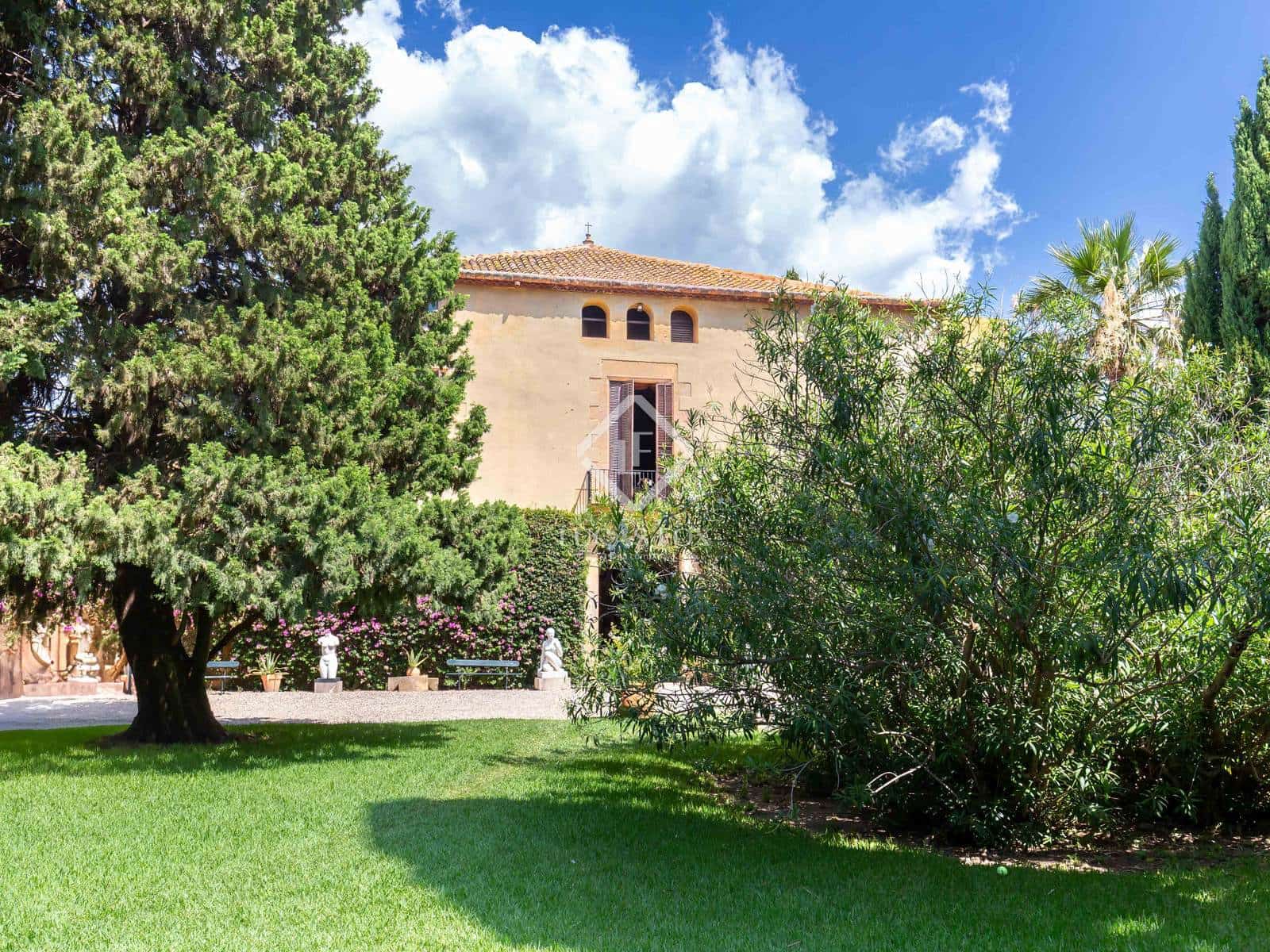 5 soveværelse Villa til salg i Esplugues de Llobregat med garage - € 2.200.000 (Ref: 9207491)