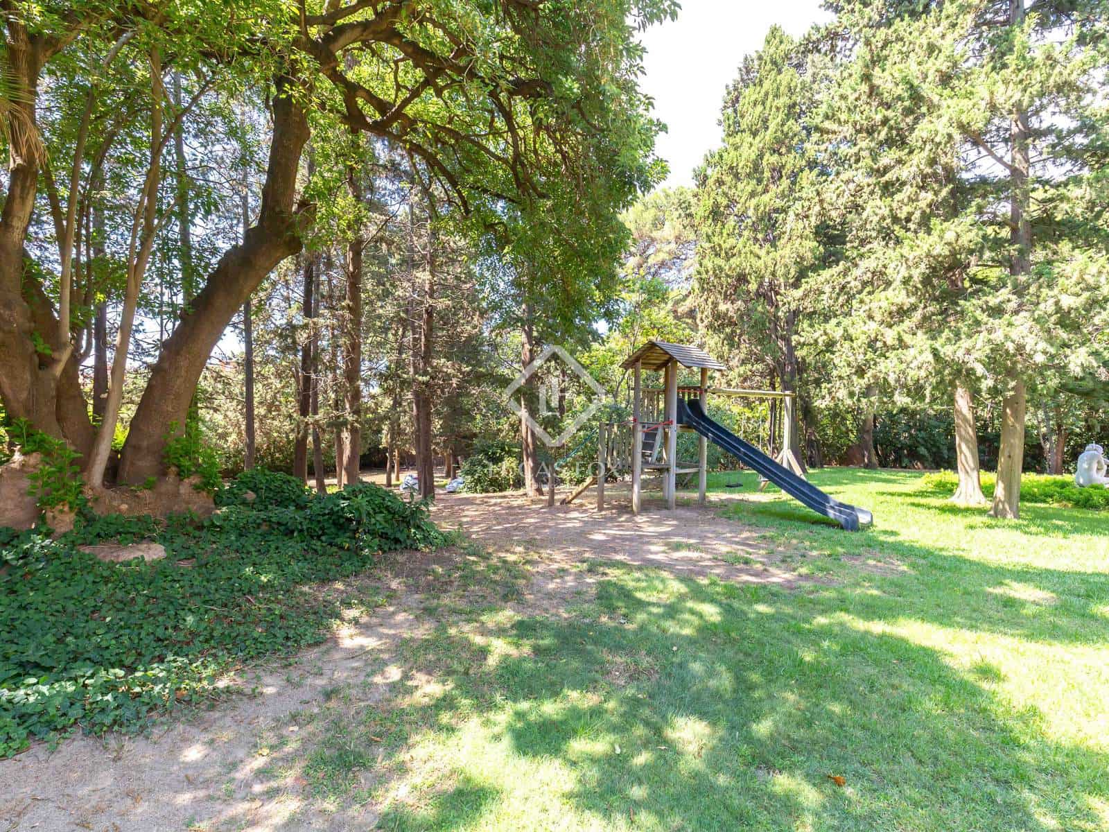 5 soveværelse Villa til salg i Esplugues de Llobregat med garage - € 2.200.000 (Ref: 9207491)