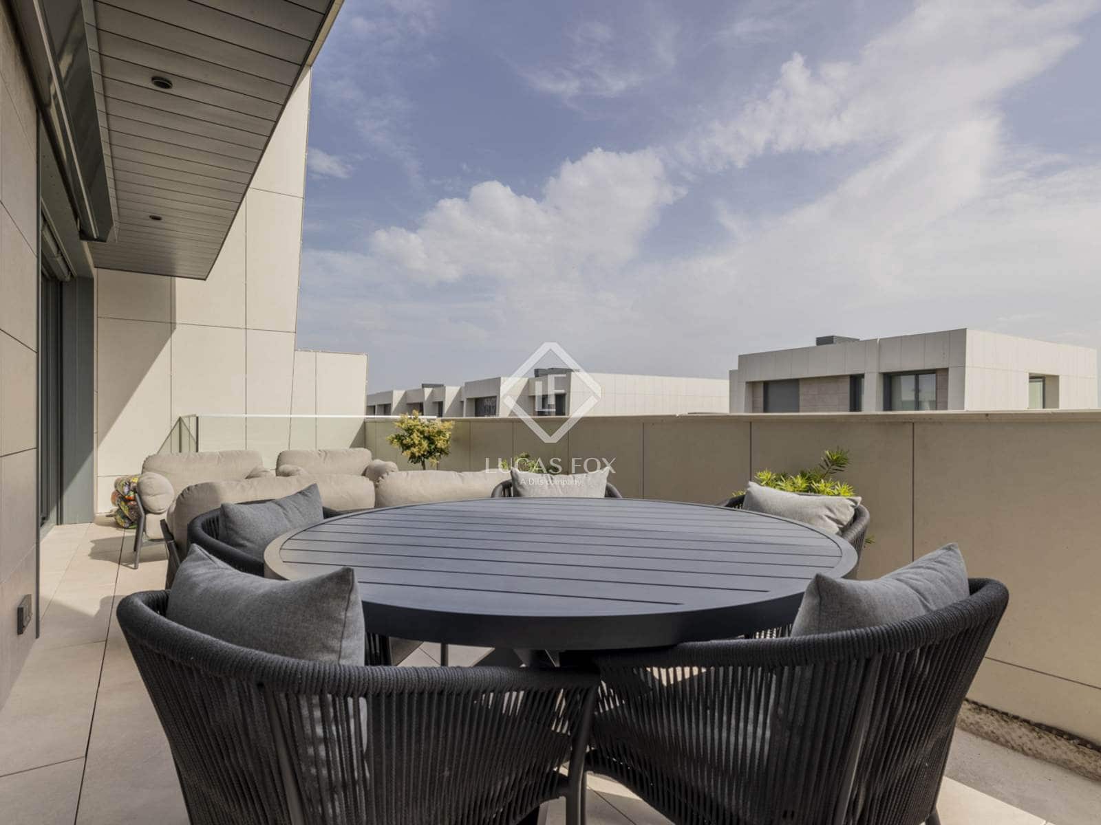 4 sypialnia Apartament na sprzedaż w Pozuelo de Alarcon z basenem - 3 500 000 € (Ref: 9207804)