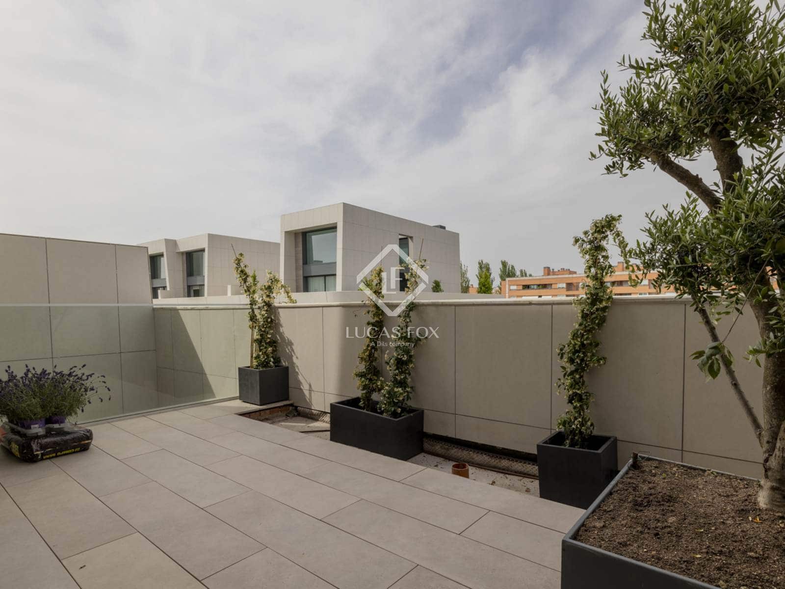 4 sypialnia Apartament na sprzedaż w Pozuelo de Alarcon z basenem - 3 500 000 € (Ref: 9207804)