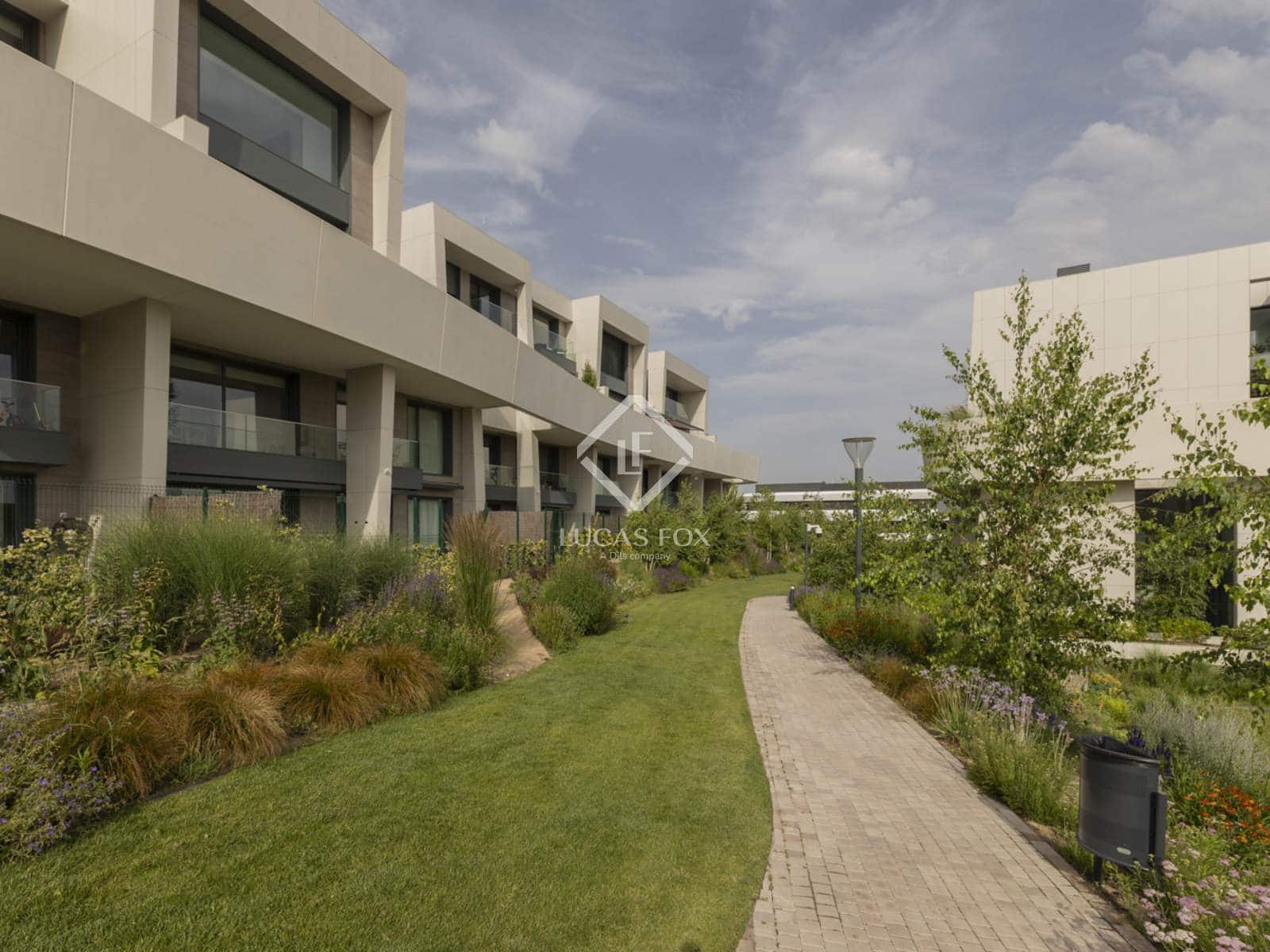 4 sypialnia Apartament na sprzedaż w Pozuelo de Alarcon z basenem - 3 500 000 € (Ref: 9207804)