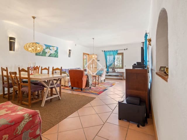 4 soverom Villa til salgs i Estepona med svømmebasseng garasje - € 996 000 (Ref: 9211403)