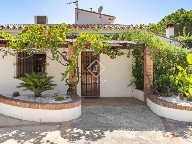 4 soverom Villa til salgs i Estepona med svømmebasseng garasje - € 996 000 (Ref: 9211403)