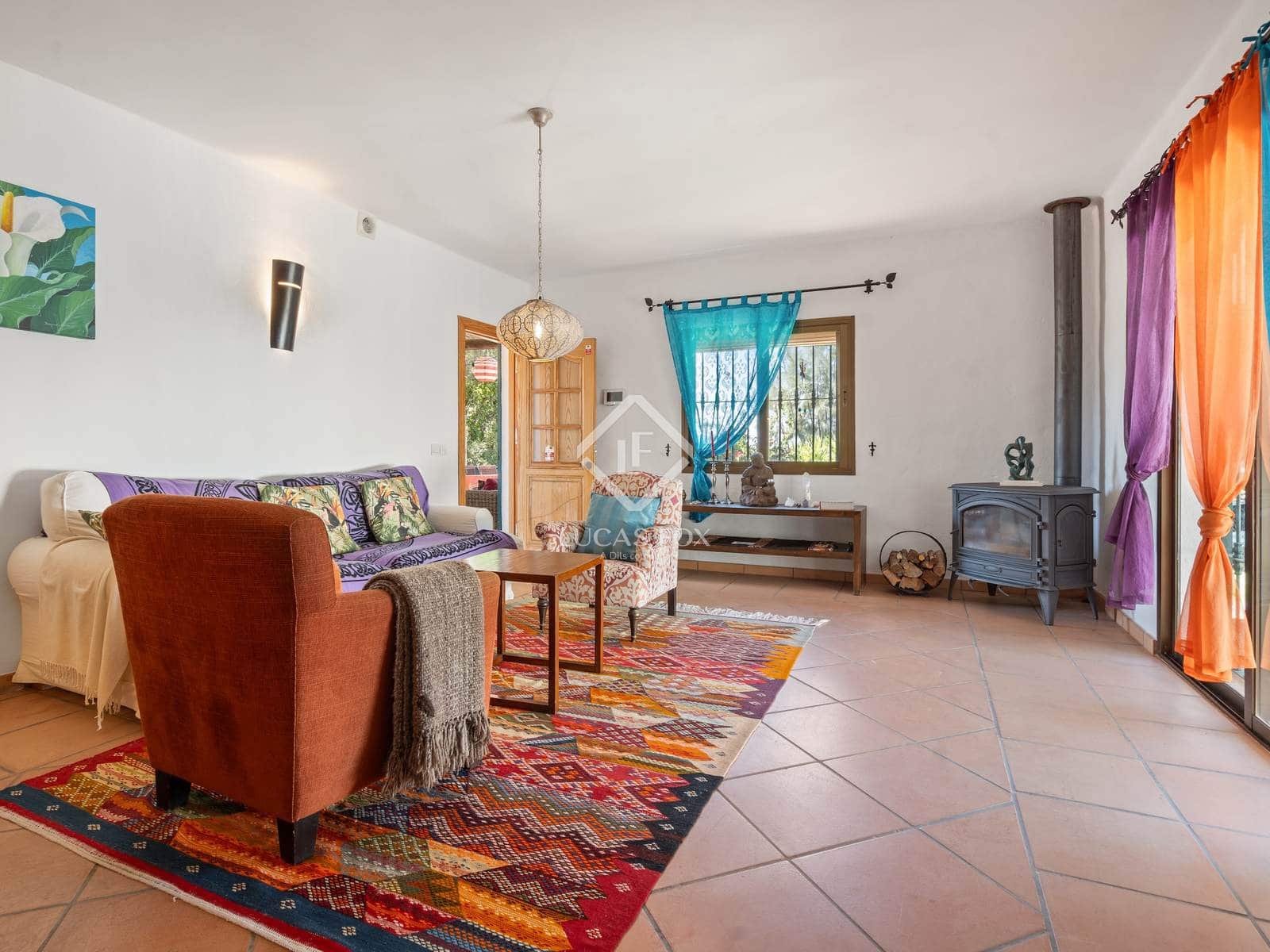 4 bedroom Villa for sale in Estepona with pool garage - € 996,000 (Ref: 9211403)