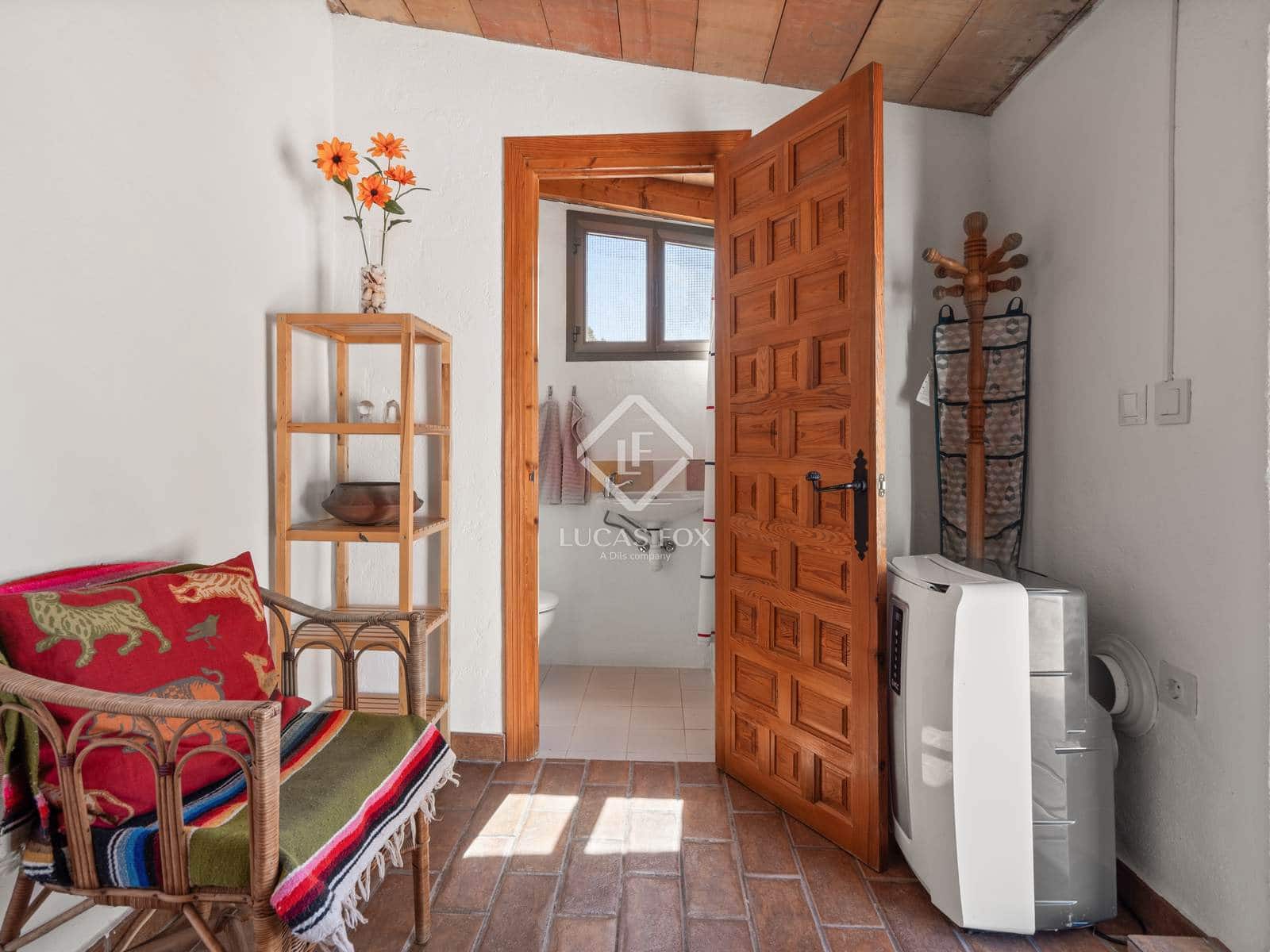 4 bedroom Villa for sale in Estepona with pool garage - € 996,000 (Ref: 9211403)