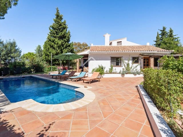 4 soverom Villa til salgs i Estepona med svømmebasseng garasje - € 996 000 (Ref: 9211403)