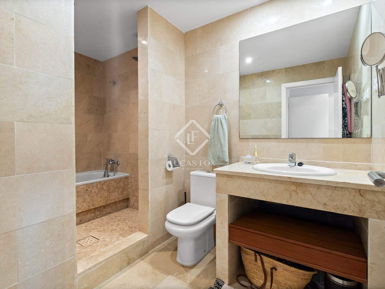 Apartamento de 2 habitaciones en Sotogrande en venta con piscina garaje - 389.000 € (Ref: 9211404)