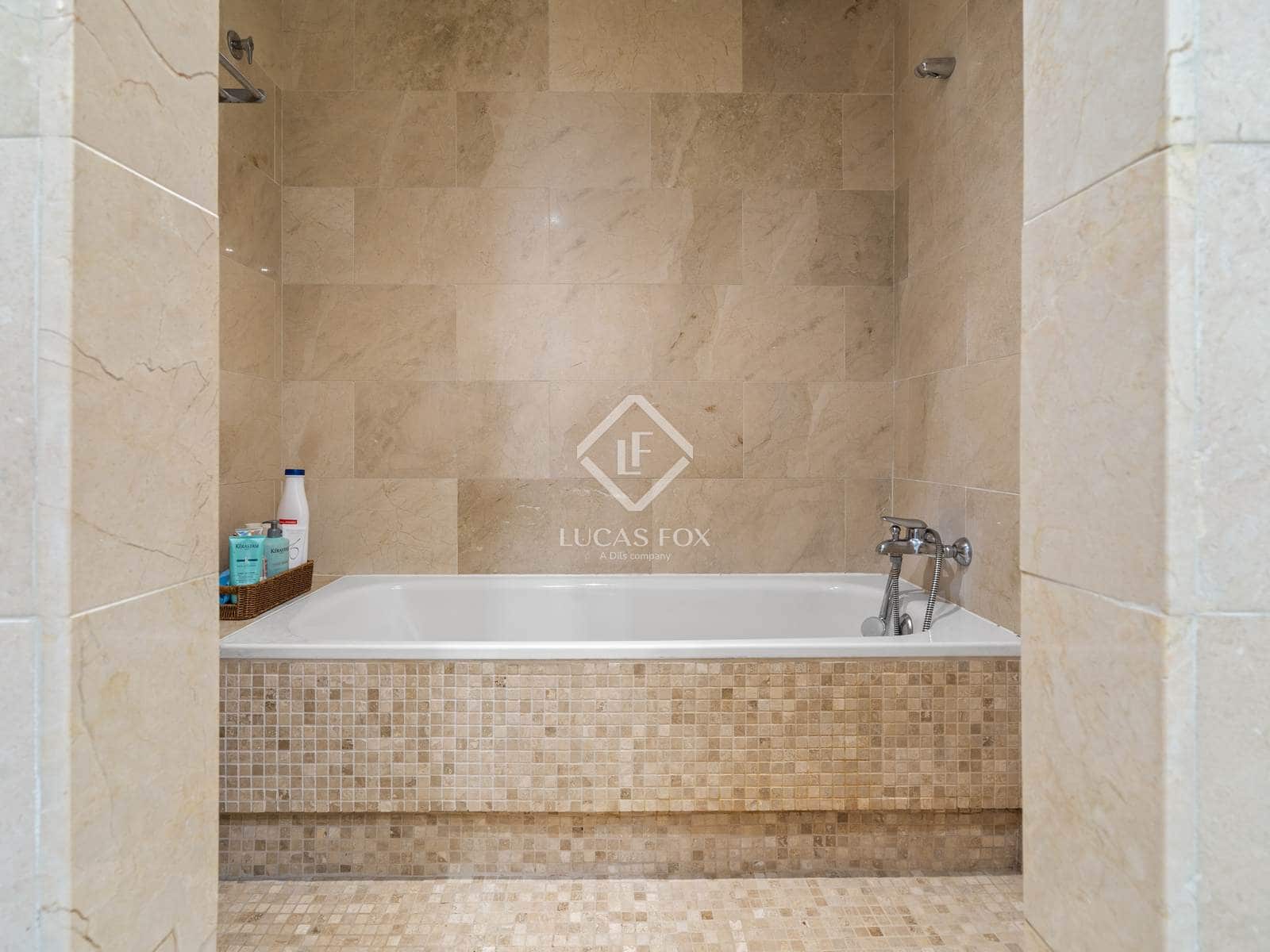 Apartamento de 2 habitaciones en Sotogrande en venta con piscina garaje - 389.000 € (Ref: 9211404)