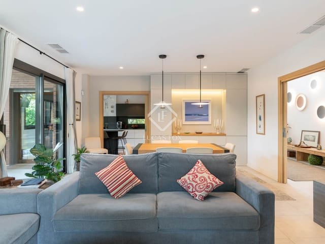 5 slaapkamer Villa te koop in Valldoreix, Sant Cugat del Vallès met garage - € 1.950.000 (Ref: 9211406)