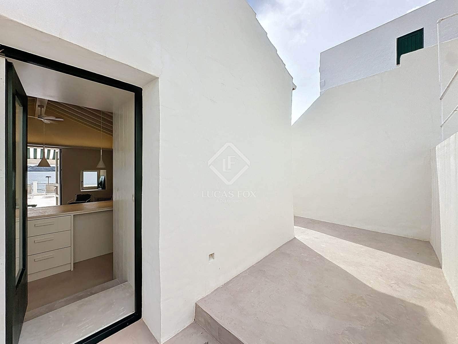 2 soverom Villa til salgs i Mahon / Mao med garasje - € 1 450 000 (Ref: 9211639)