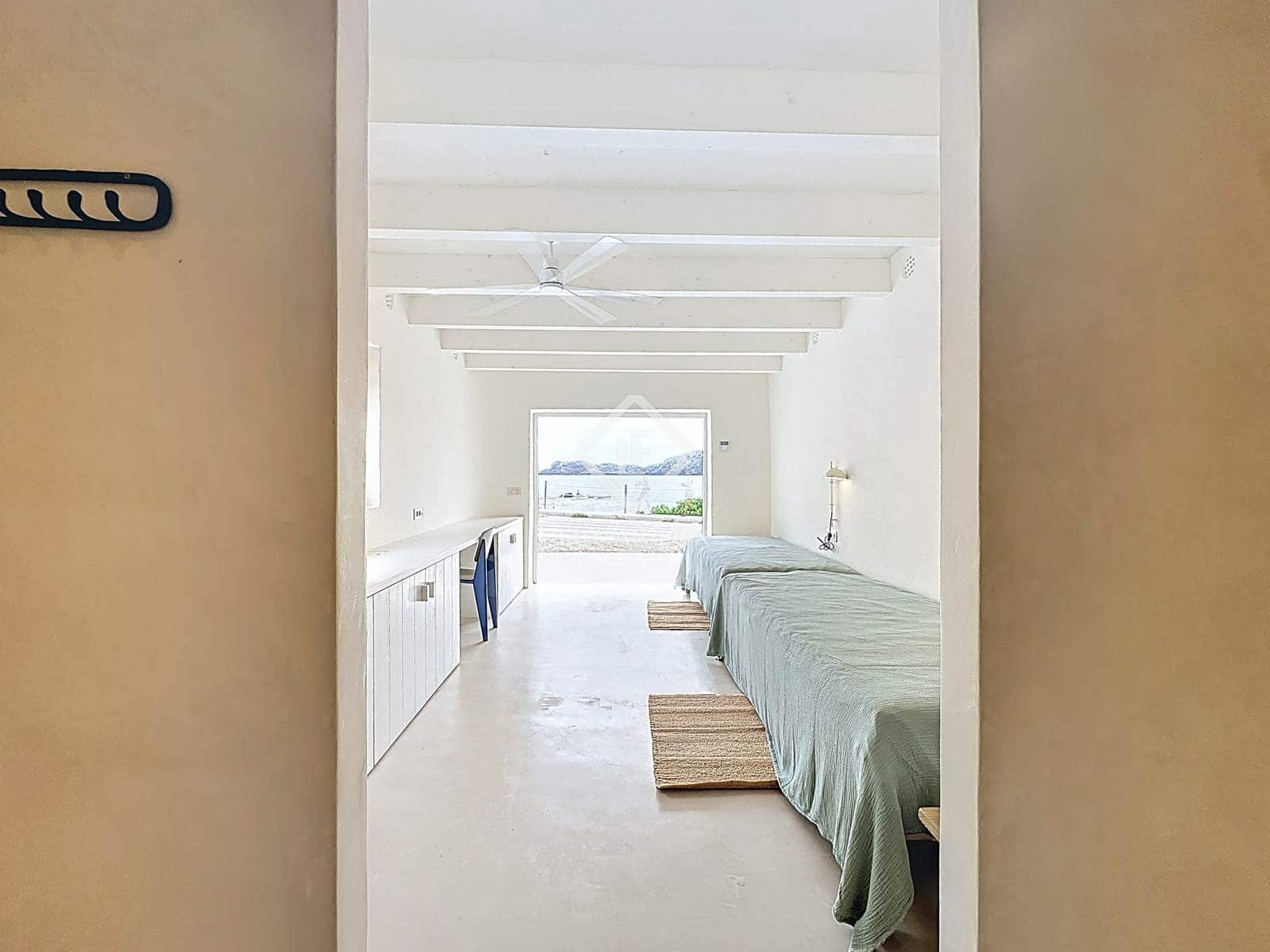 2 soverom Villa til salgs i Mahon / Mao med garasje - € 1 450 000 (Ref: 9211639)