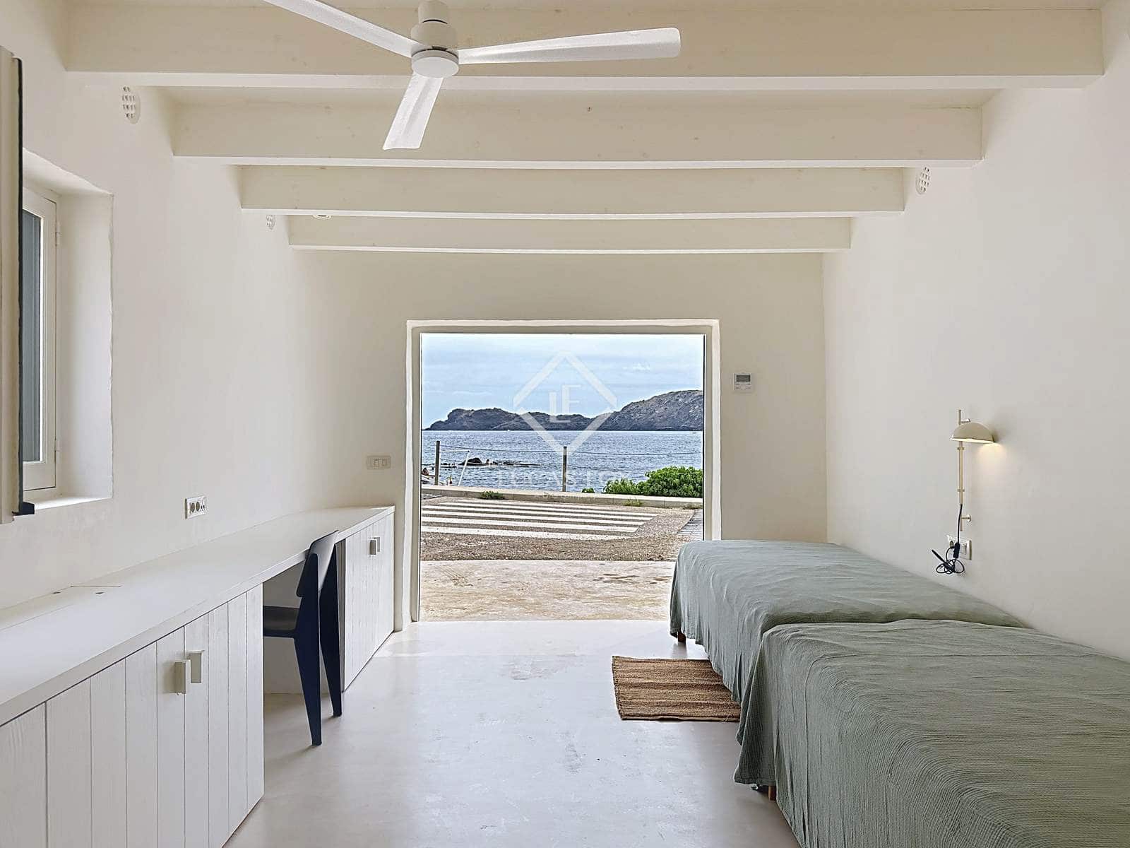 2 soverom Villa til salgs i Mahon / Mao med garasje - € 1 450 000 (Ref: 9211639)